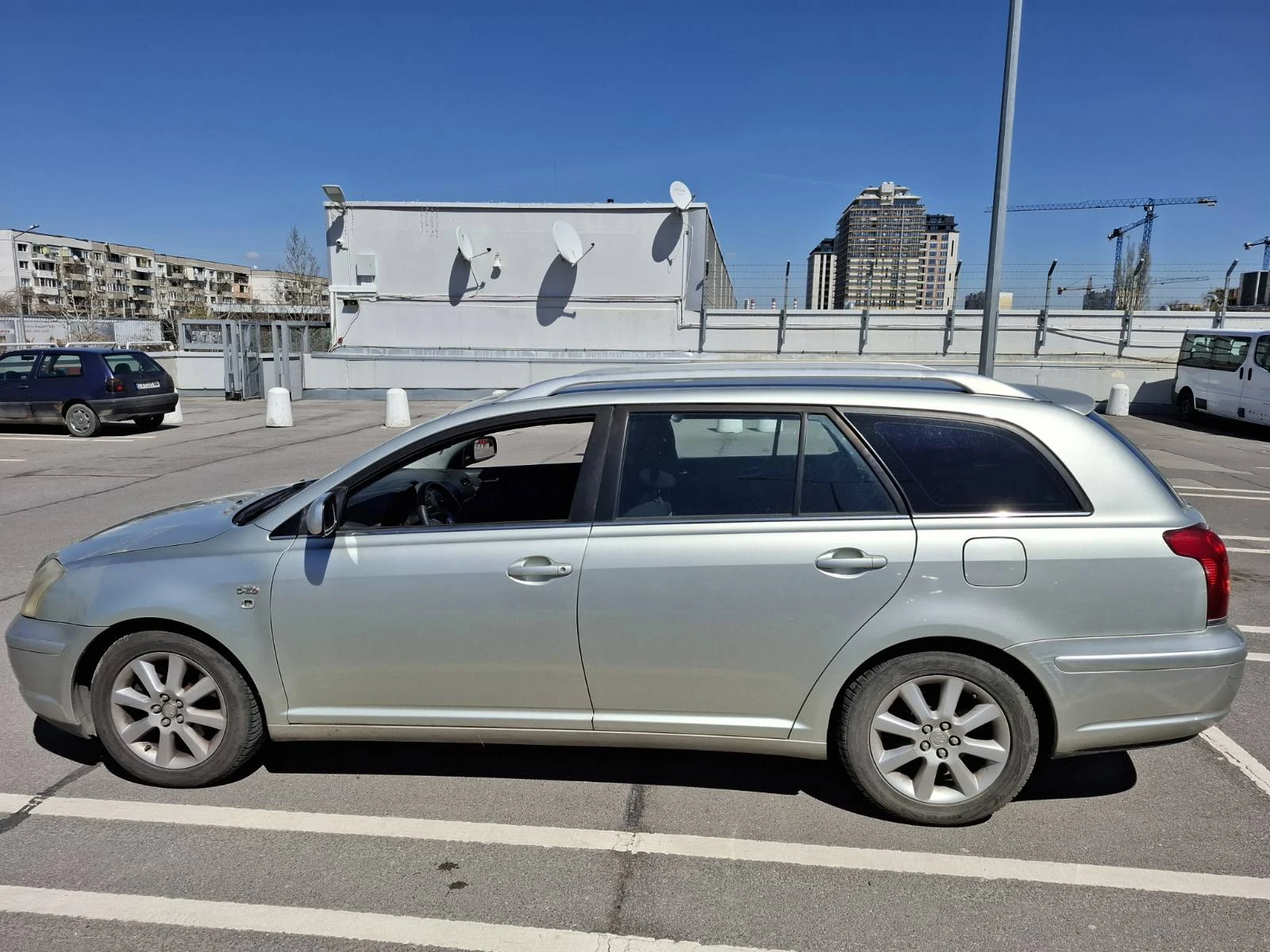 Toyota Avensis 2.0D4D - изображение 4