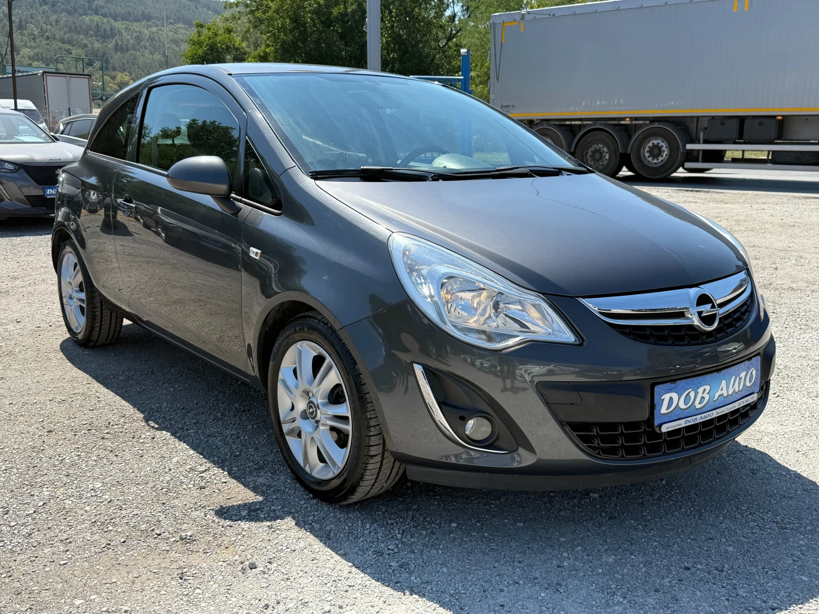 Opel Corsa 1.2i-86к.с-климатик - изображение 8