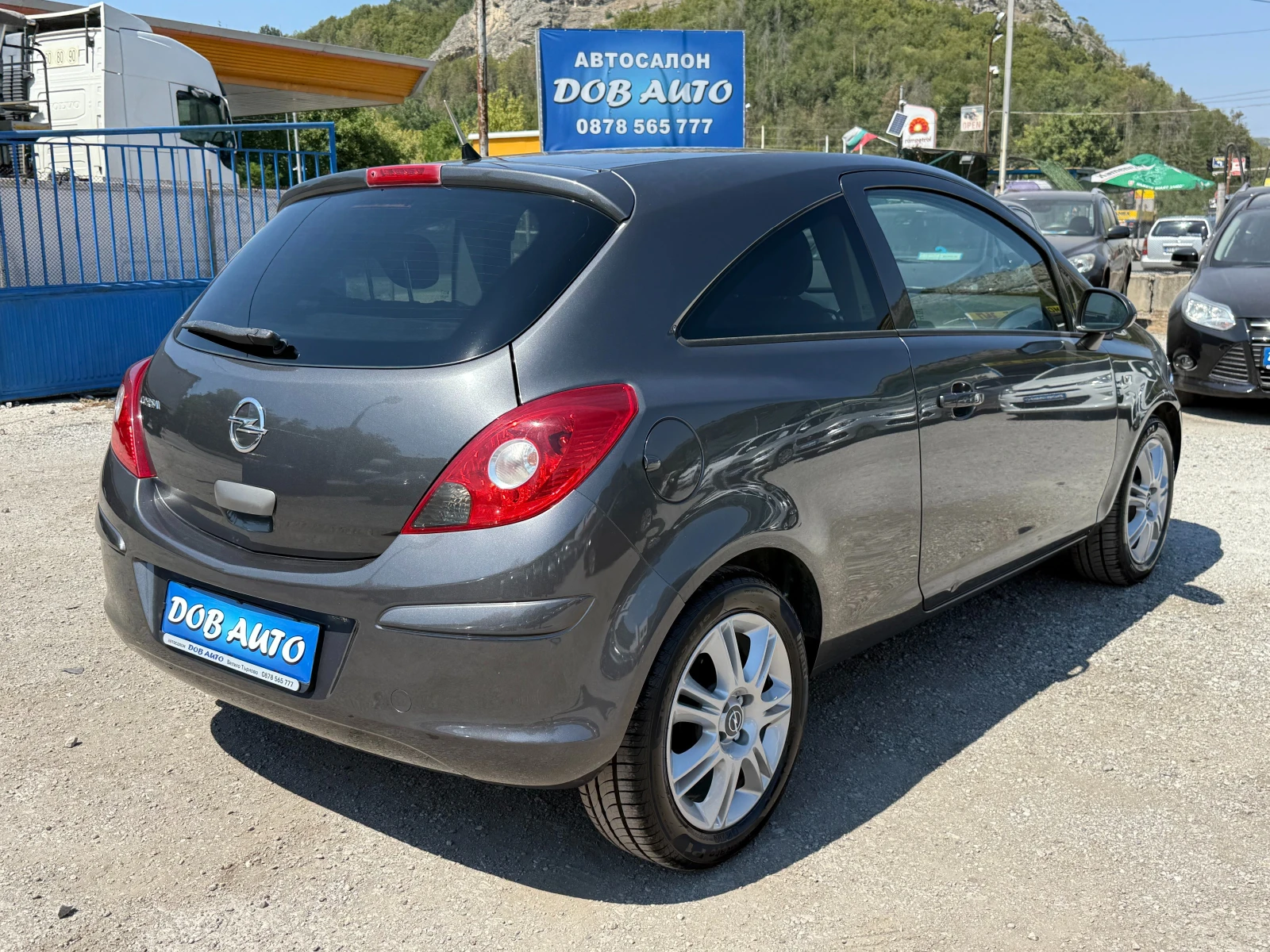 Opel Corsa 1.2i-86к.с-климатик - изображение 6