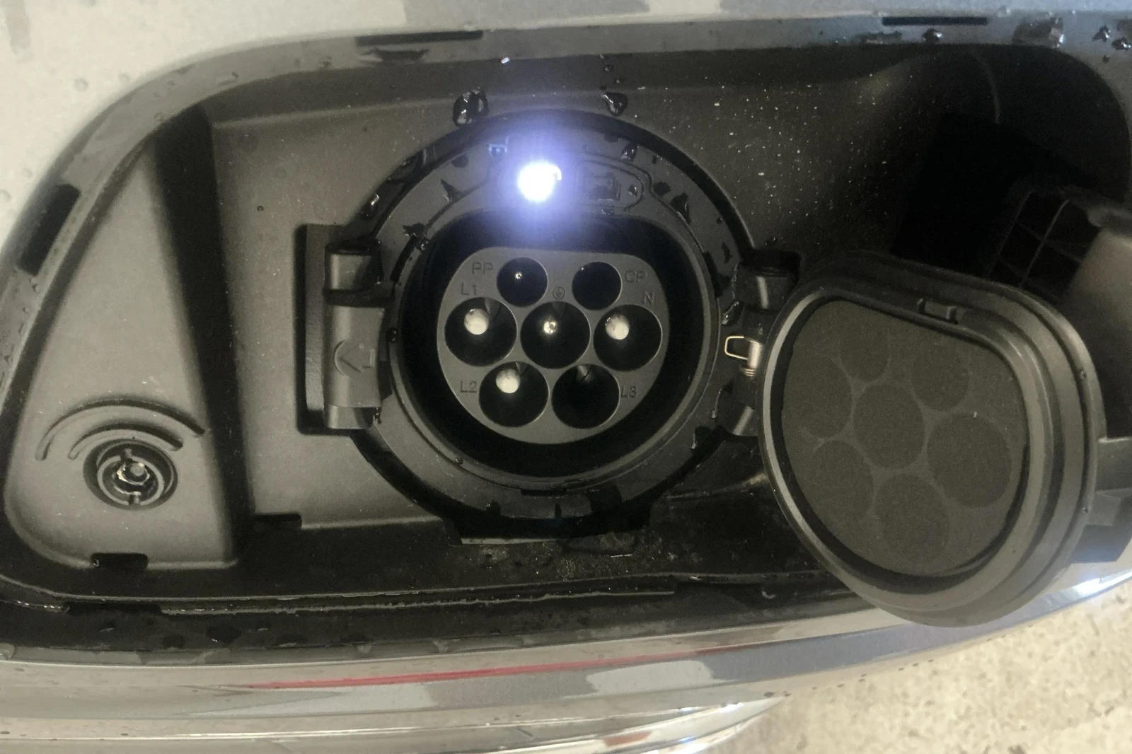 Mercedes-Benz E 300 !! 6408 km !! + plug-in, 4Matic, AirMatic | Mobile.bg   15