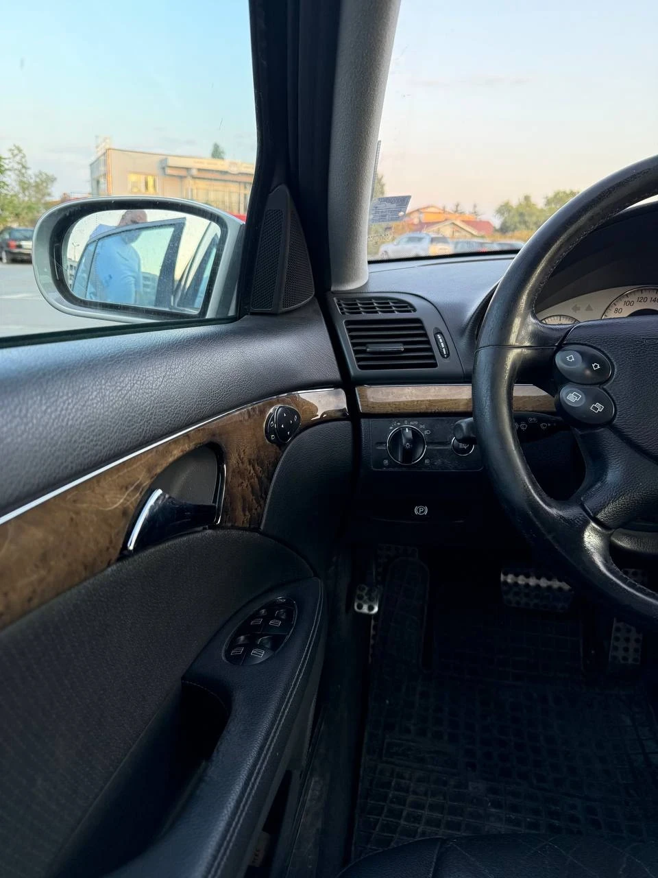 Mercedes-Benz E 200 | Mobile.bg   12