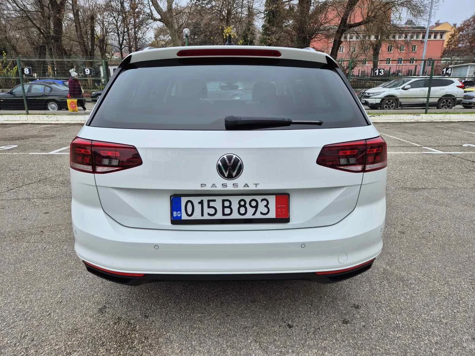 VW Passat 2.0TDI Facelift, Distronic, Сервизна История - изображение 6