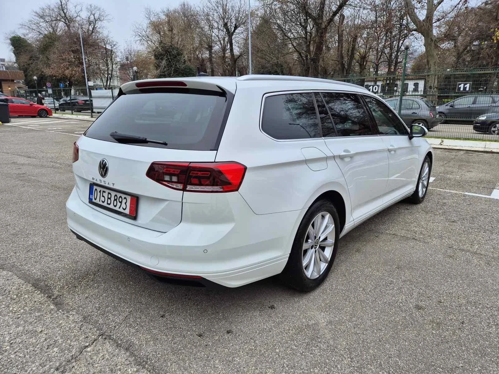 VW Passat 2.0TDI Facelift, Distronic, Сервизна История - изображение 3