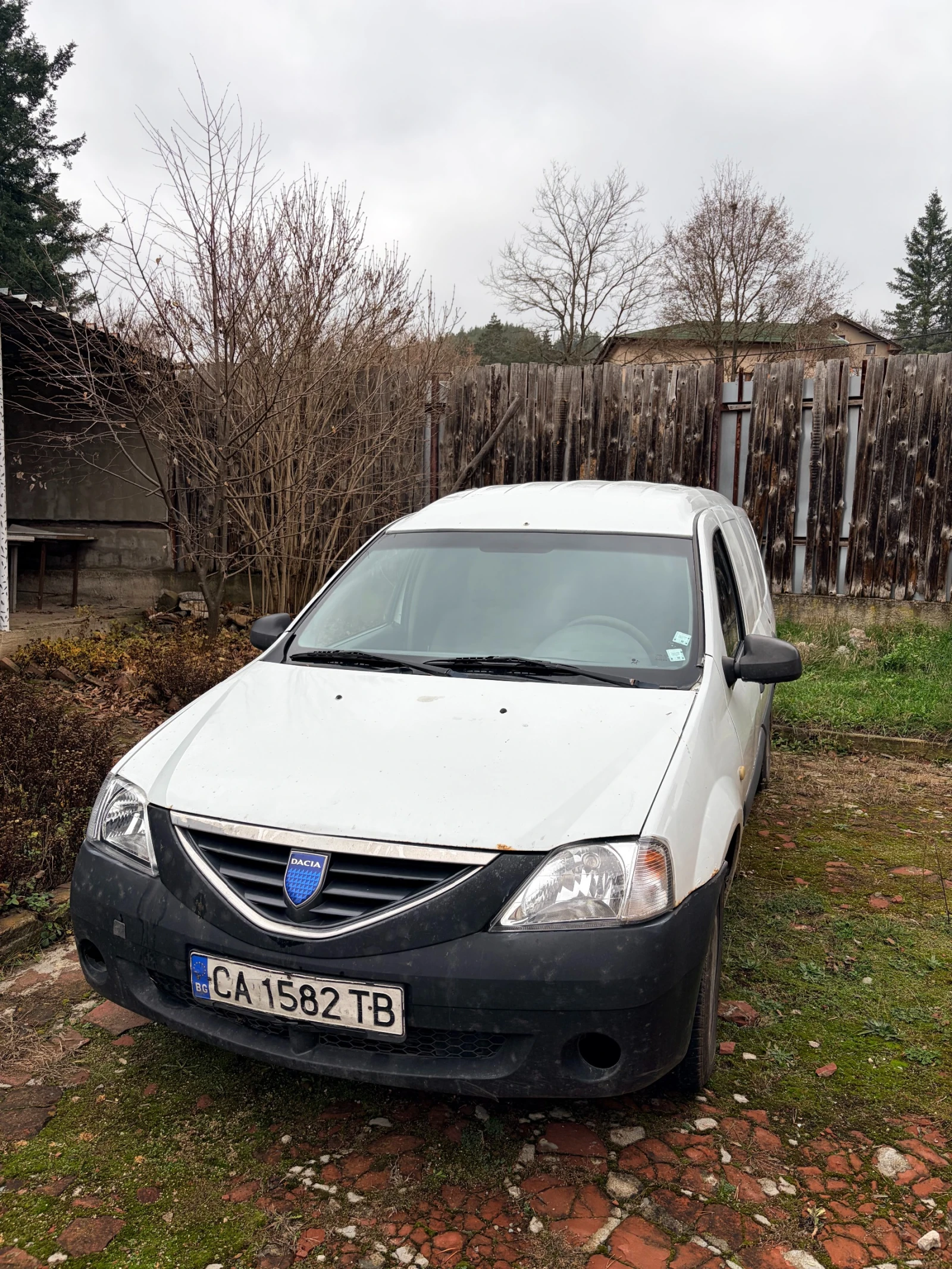 Dacia Logan, снимка 2 - Автомобили и джипове - 53827997