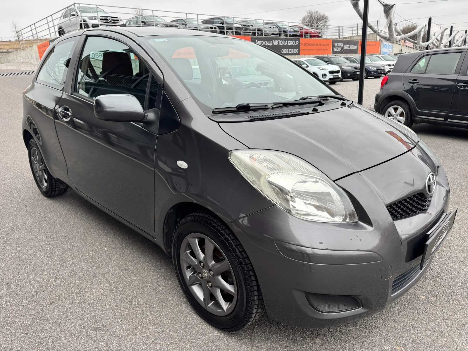 Toyota Yaris 1.0I НОВ ВНОС , снимка 3 - Автомобили и джипове - 53942018