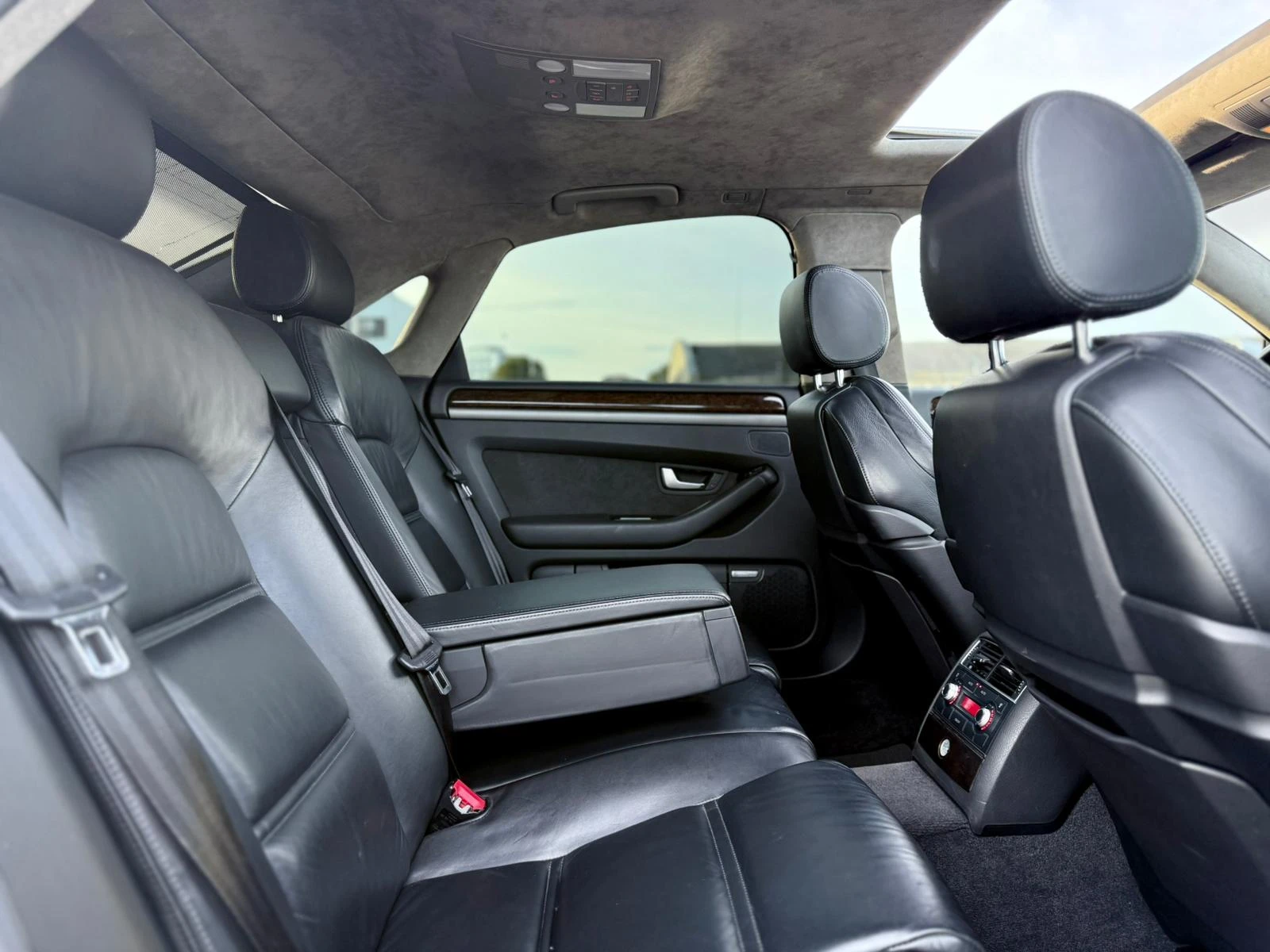 Audi A8 4.2 V8* S Line* Bose* Подгрев* , снимка 14 - Автомобили и джипове - 54698355