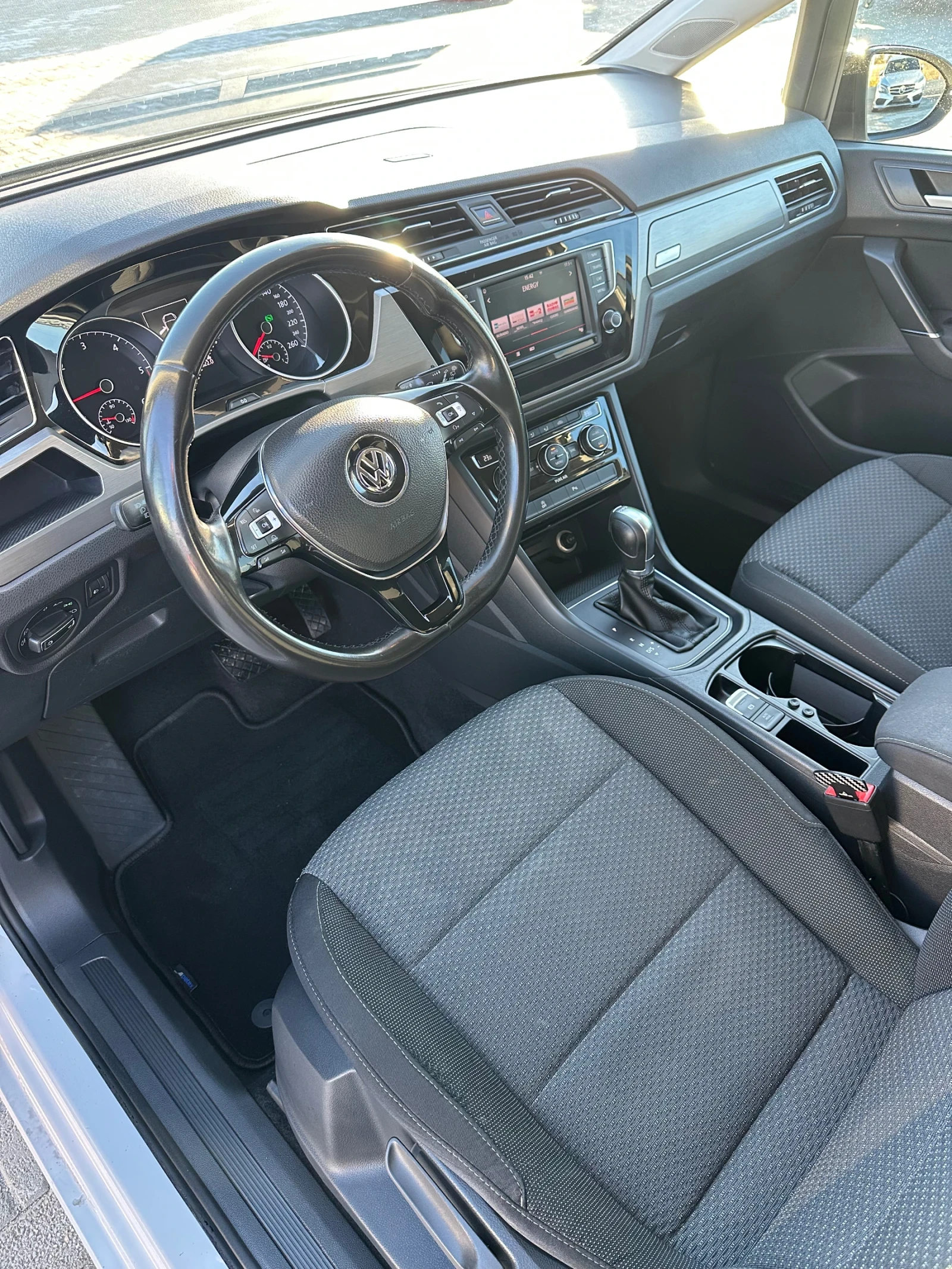 VW Touran 1.6* 116hp* DSG* adblue* dpf* , снимка 8 - Автомобили и джипове - 54853414