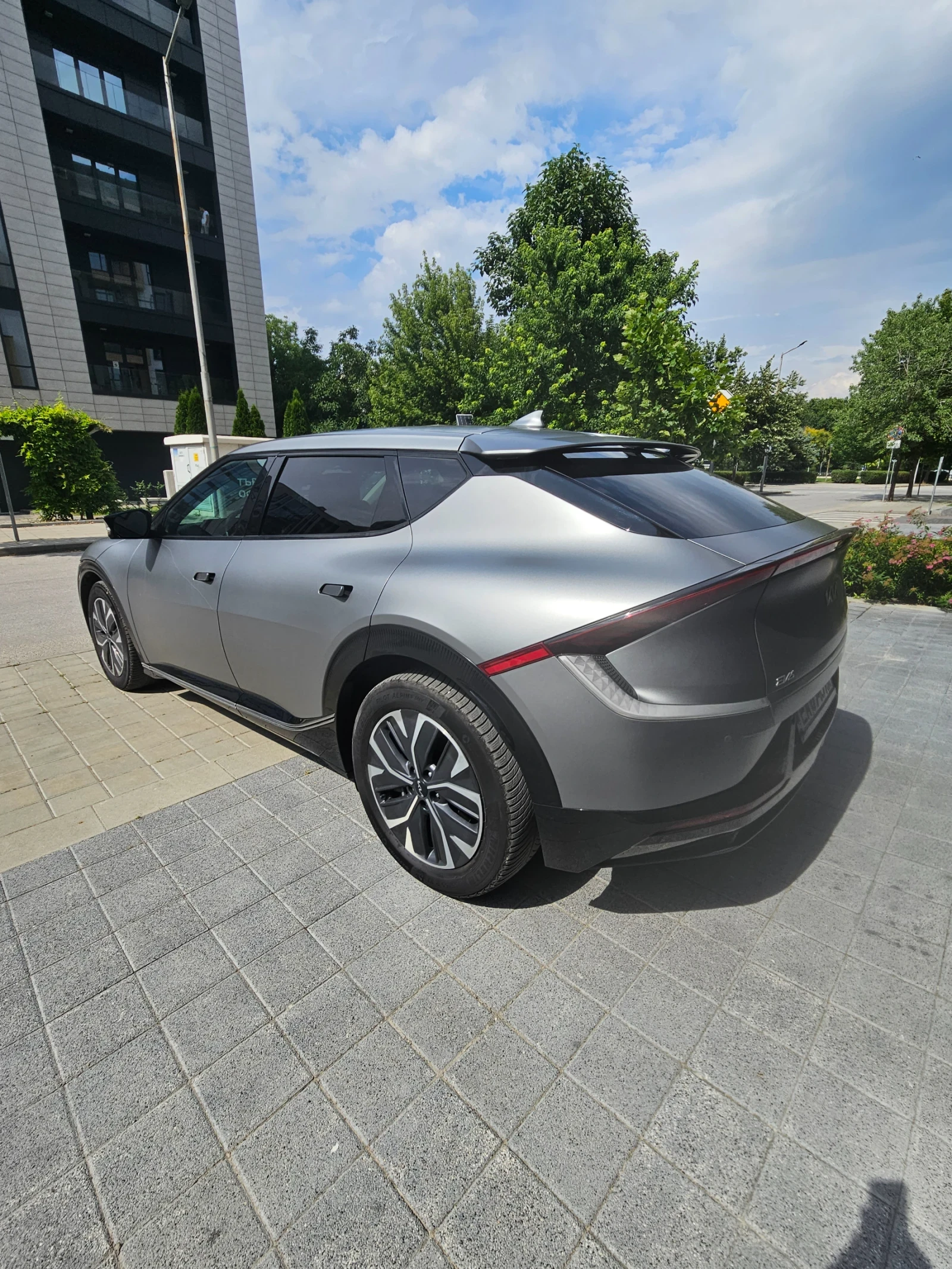 Kia EV6 100% РЕАЛНИ КМ /СЕРВИЗНА КНИЖКА/ ТОП СЪСТОЯНИЕ !!!, снимка 4 - Автомобили и джипове - 55014314