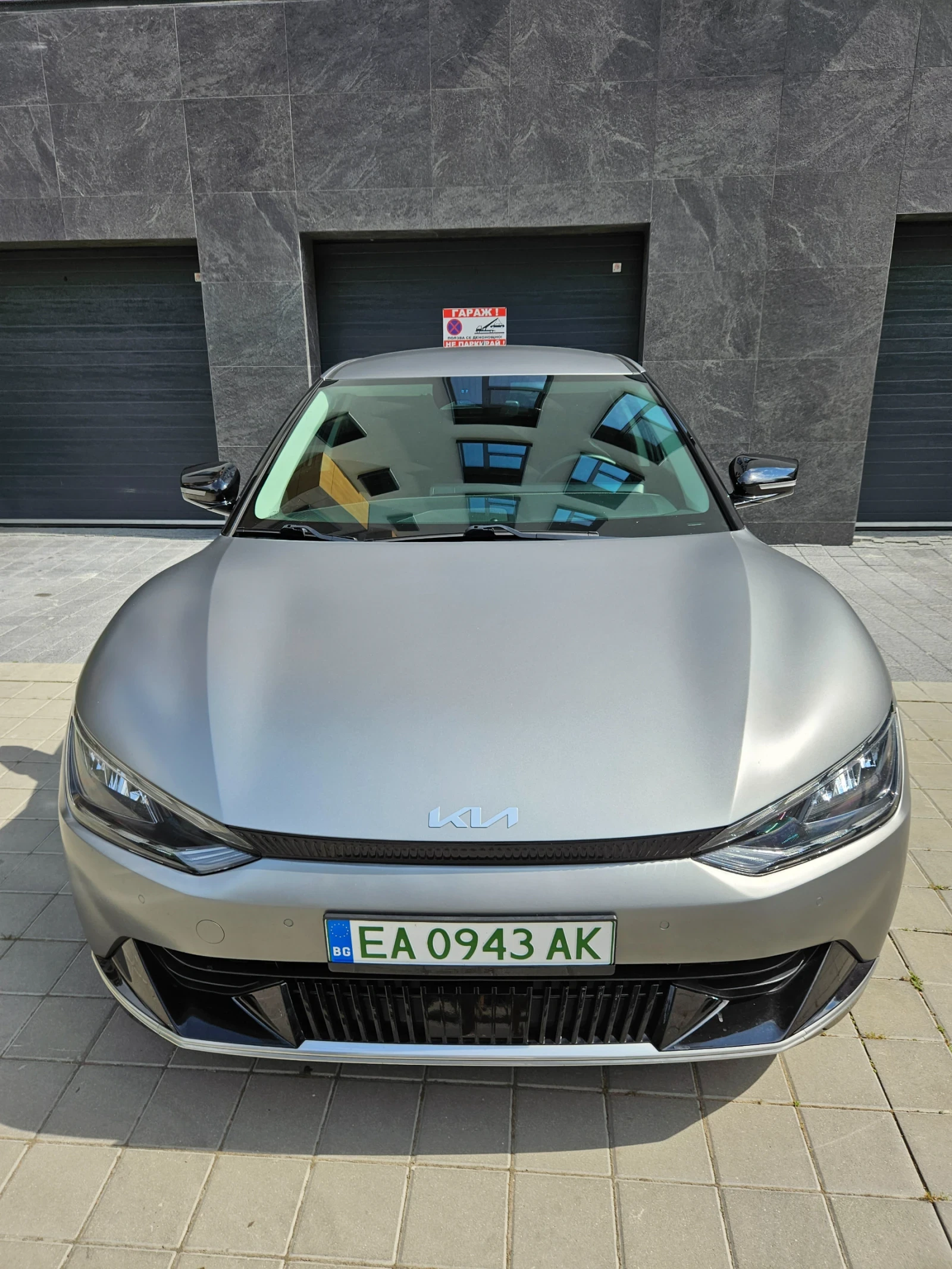 Kia EV6 100% РЕАЛНИ КМ /СЕРВИЗНА КНИЖКА/ ТОП СЪСТОЯНИЕ !!!, снимка 2 - Автомобили и джипове - 55014314