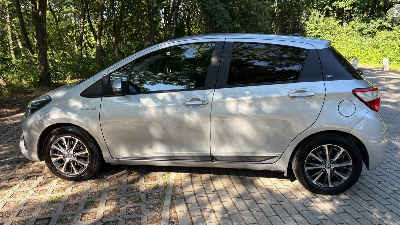 Toyota Yaris Toyota Yaris Hybrid Y20   CarPlay   Камера  , снимка 3 - Автомобили и джипове - 55254623