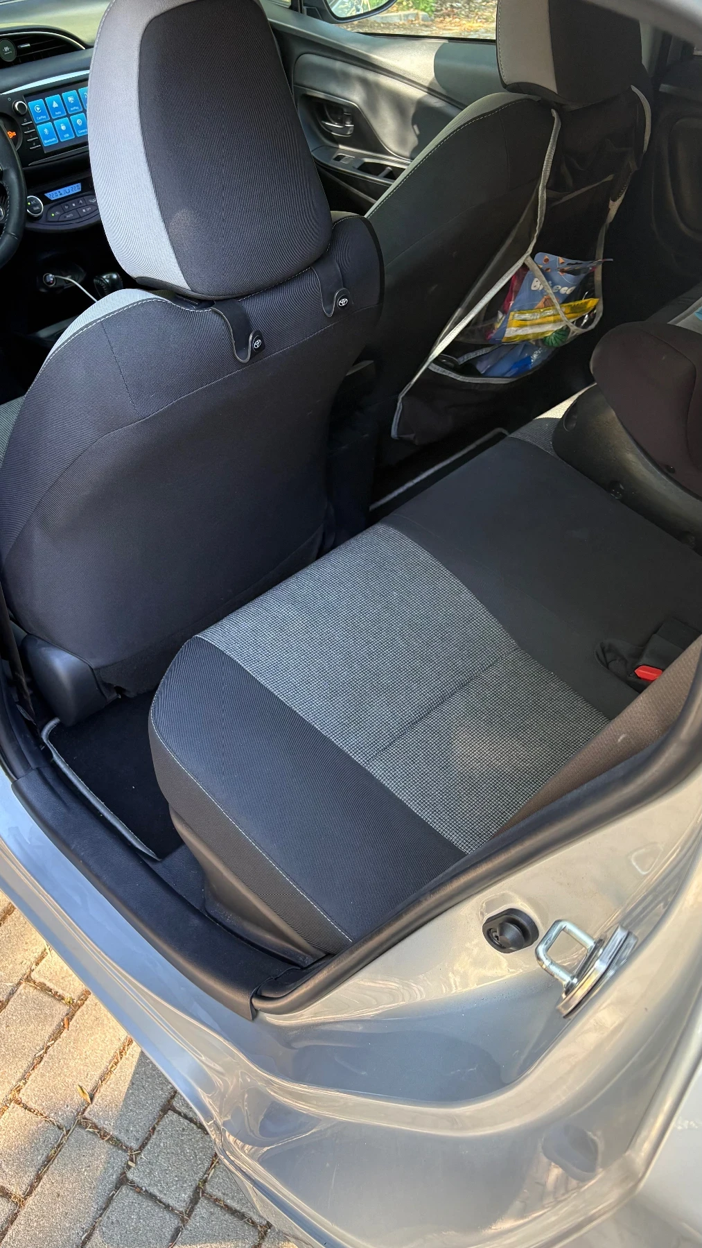 Toyota Yaris Toyota Yaris Hybrid Y20   CarPlay   Камера  , снимка 12 - Автомобили и джипове - 55254623