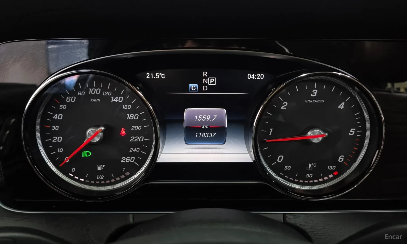 Mercedes-Benz E 220, снимка 8 - Автомобили и джипове - 55264061