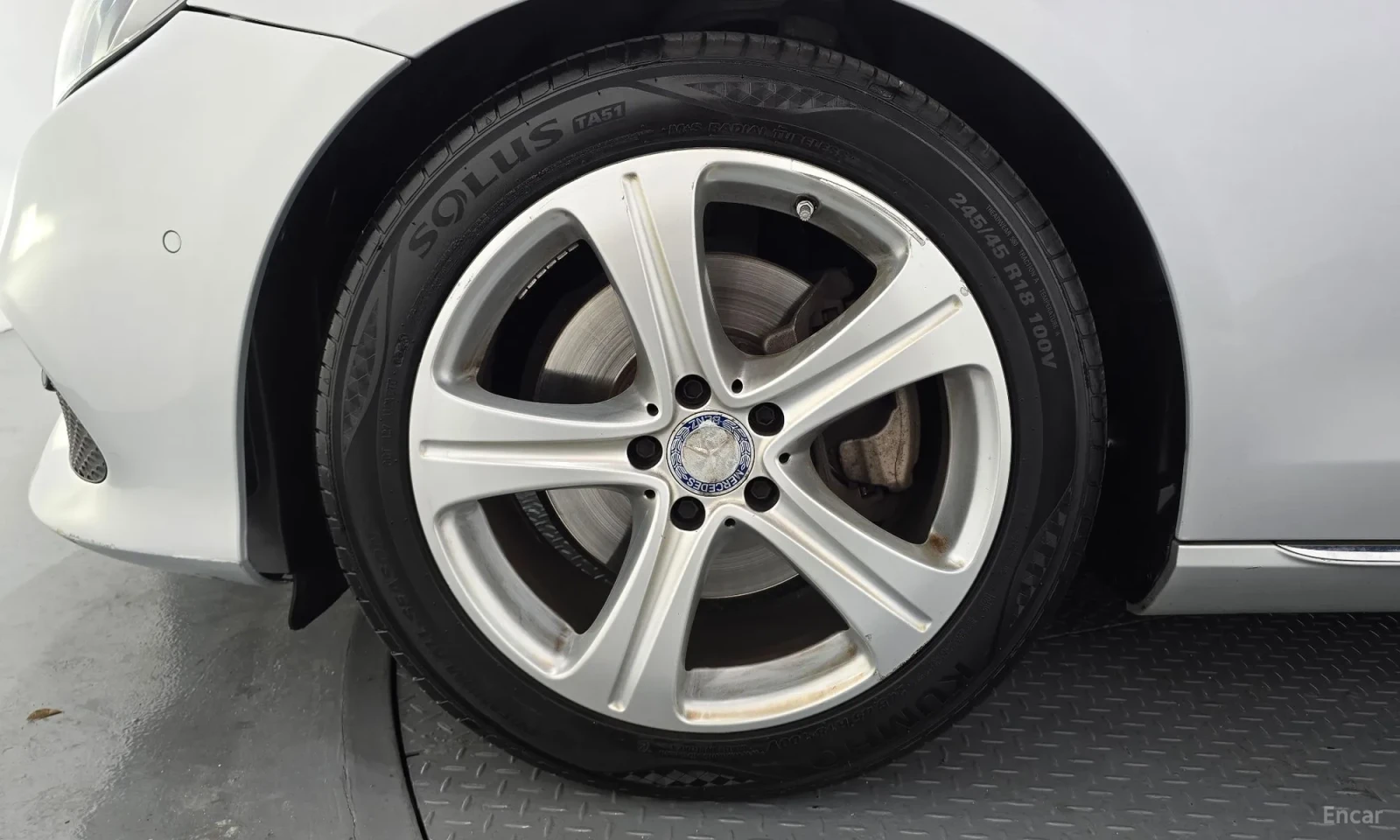 Mercedes-Benz E 220, снимка 5 - Автомобили и джипове - 55264061