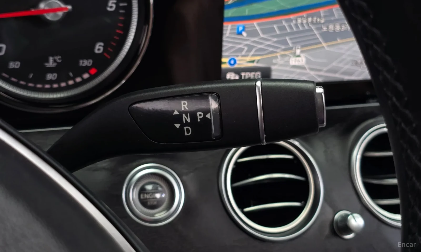 Mercedes-Benz E 220, снимка 9 - Автомобили и джипове - 55264061