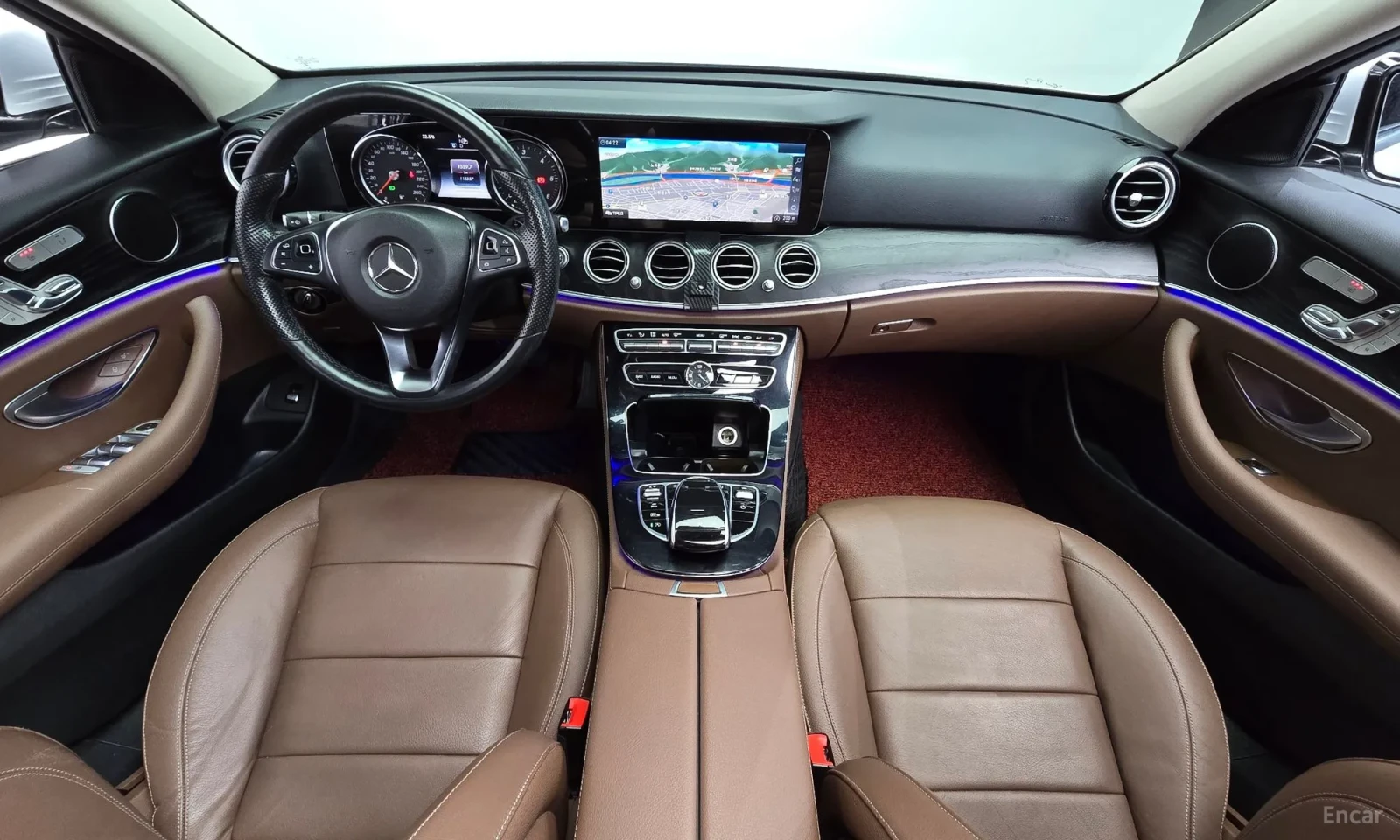 Mercedes-Benz E 220, снимка 7 - Автомобили и джипове - 55264061