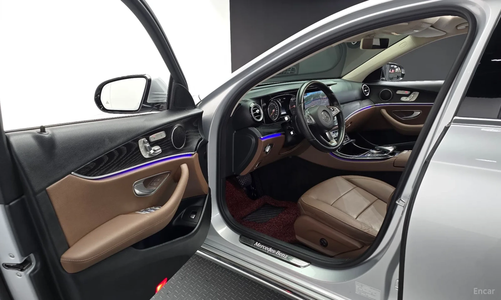 Mercedes-Benz E 220, снимка 10 - Автомобили и джипове - 55264061