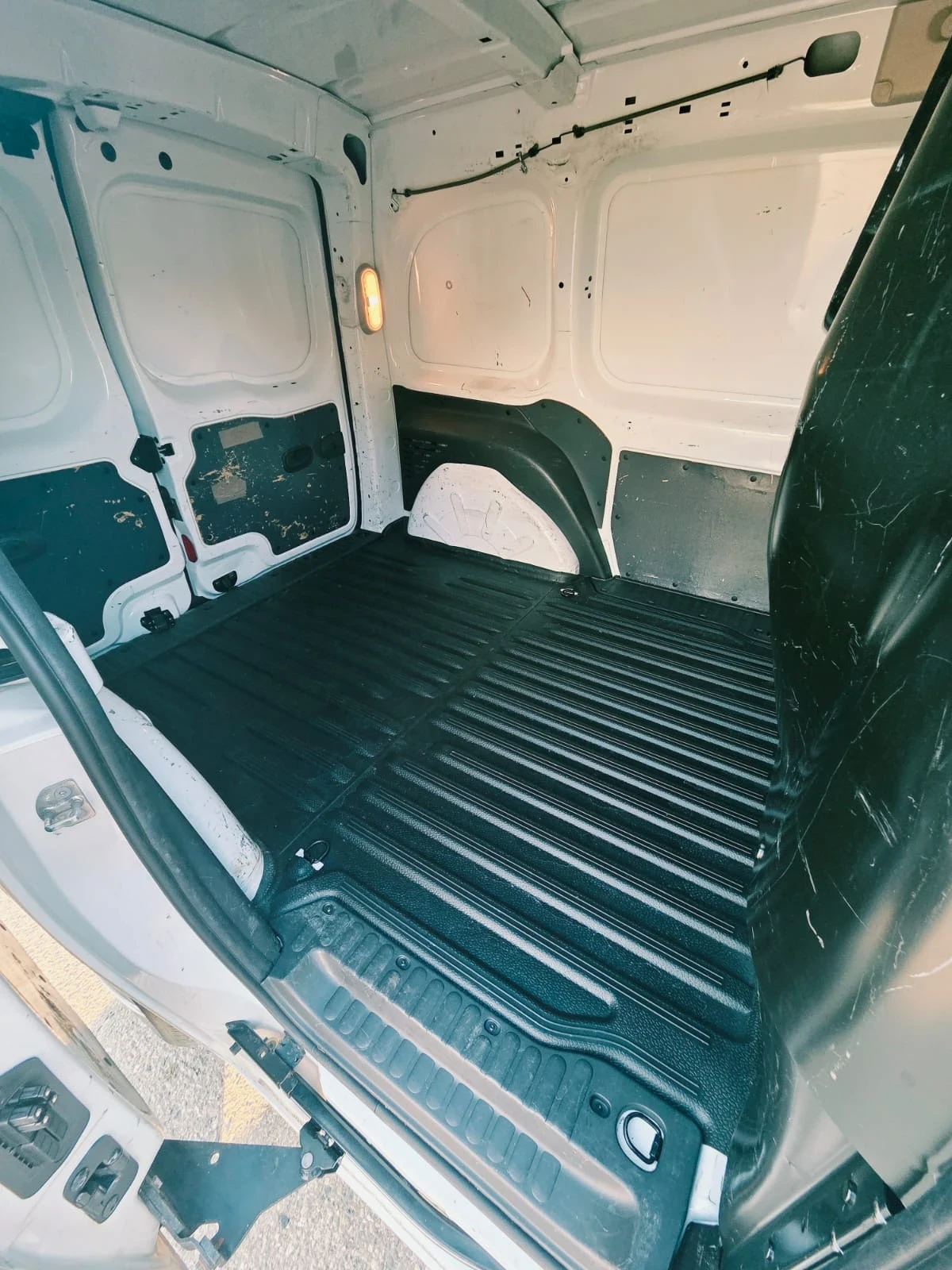 Renault Kangoo 1.5DCI, снимка 10 - Автомобили и джипове - 55359213