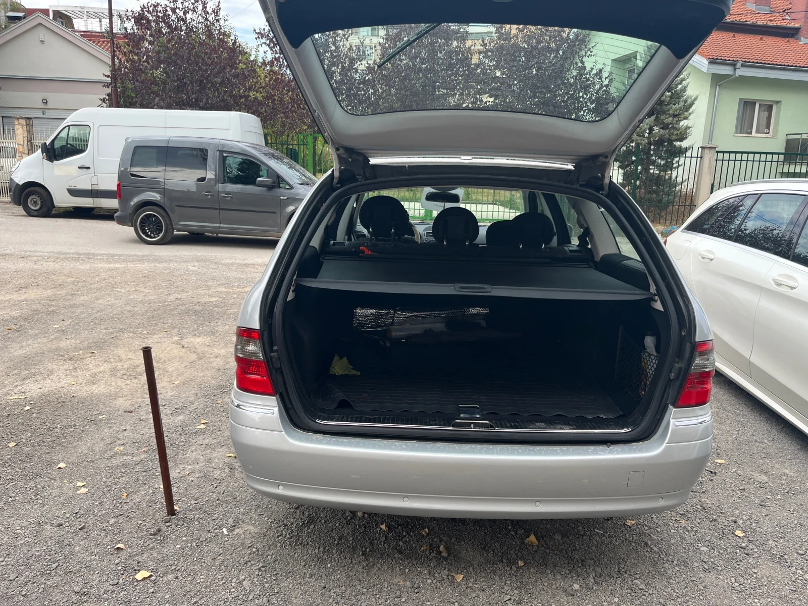 Mercedes-Benz E 220 FACELIFT, снимка 13 - Автомобили и джипове - 56217829