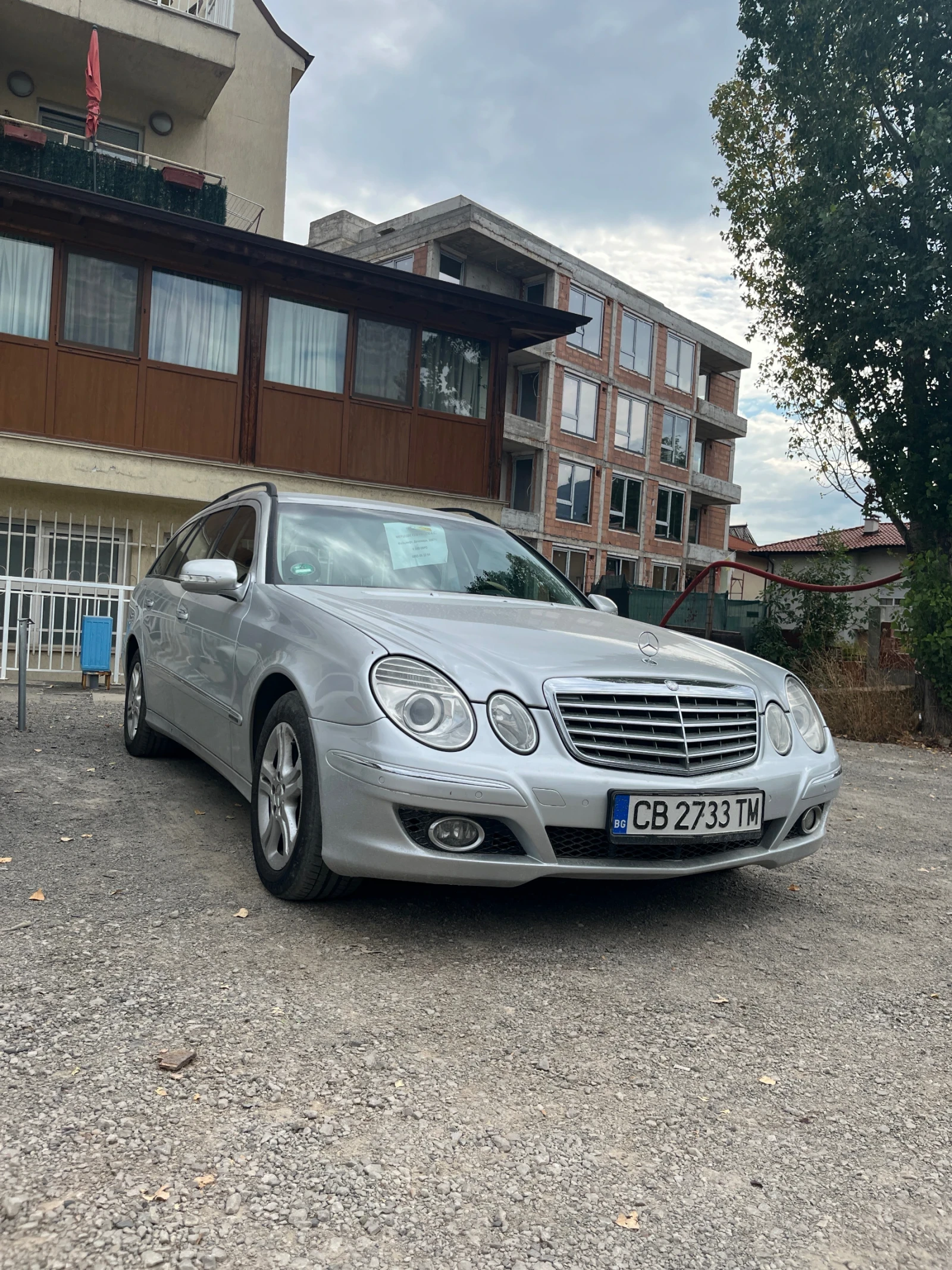 Mercedes-Benz E 220 FACELIFT, снимка 2 - Автомобили и джипове - 56217829