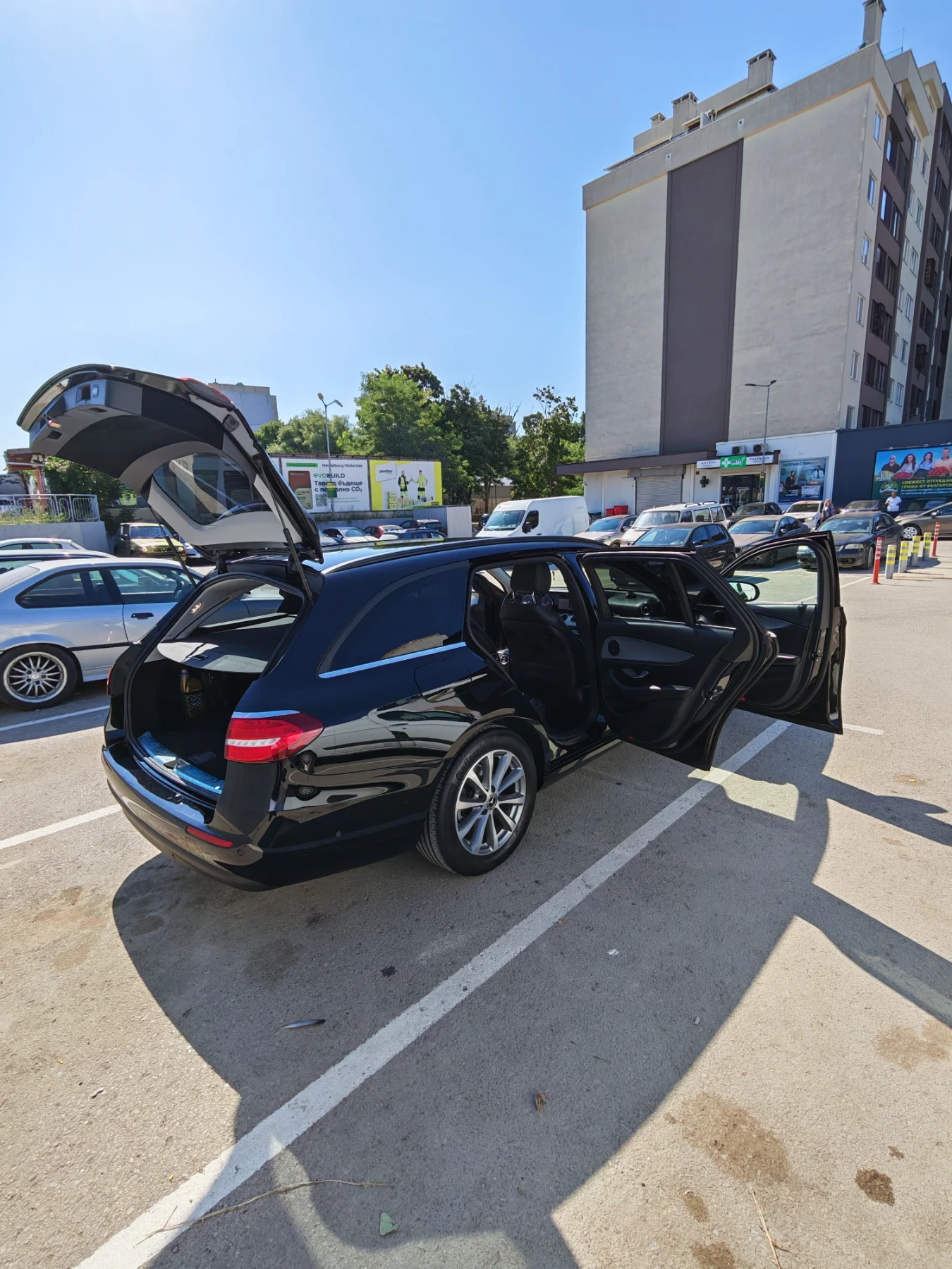Mercedes-Benz E 200, снимка 11 - Автомобили и джипове - 55536020