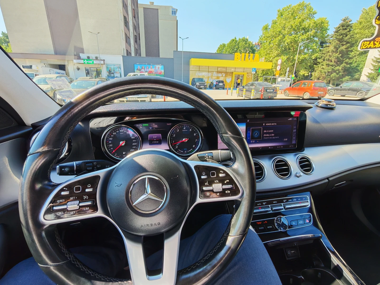 Mercedes-Benz E 200, снимка 3 - Автомобили и джипове - 55536020