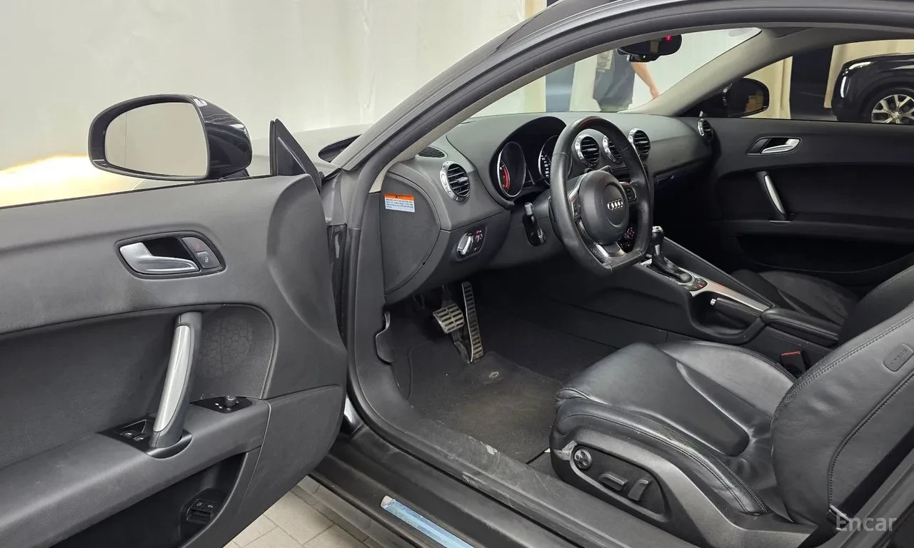Audi Tt 2.0 TFSI , снимка 15 - Автомобили и джипове - 56003778