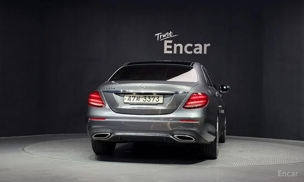 Mercedes-Benz E 350 AMG | Обдухване | 360 | HUD , снимка 4 - Автомобили и джипове - 56060038