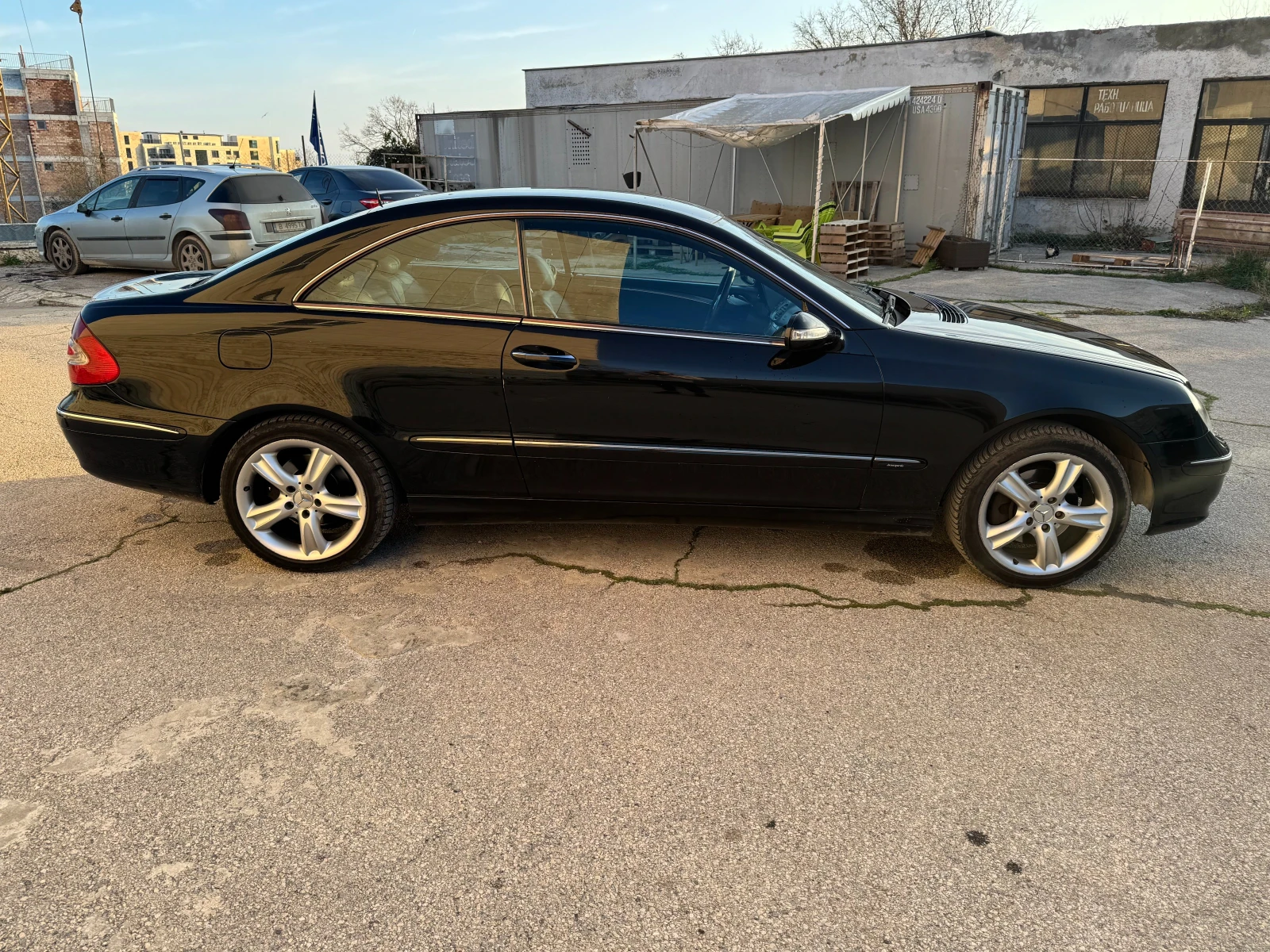 Mercedes-Benz CLK, снимка 3 - Автомобили и джипове - 56075346