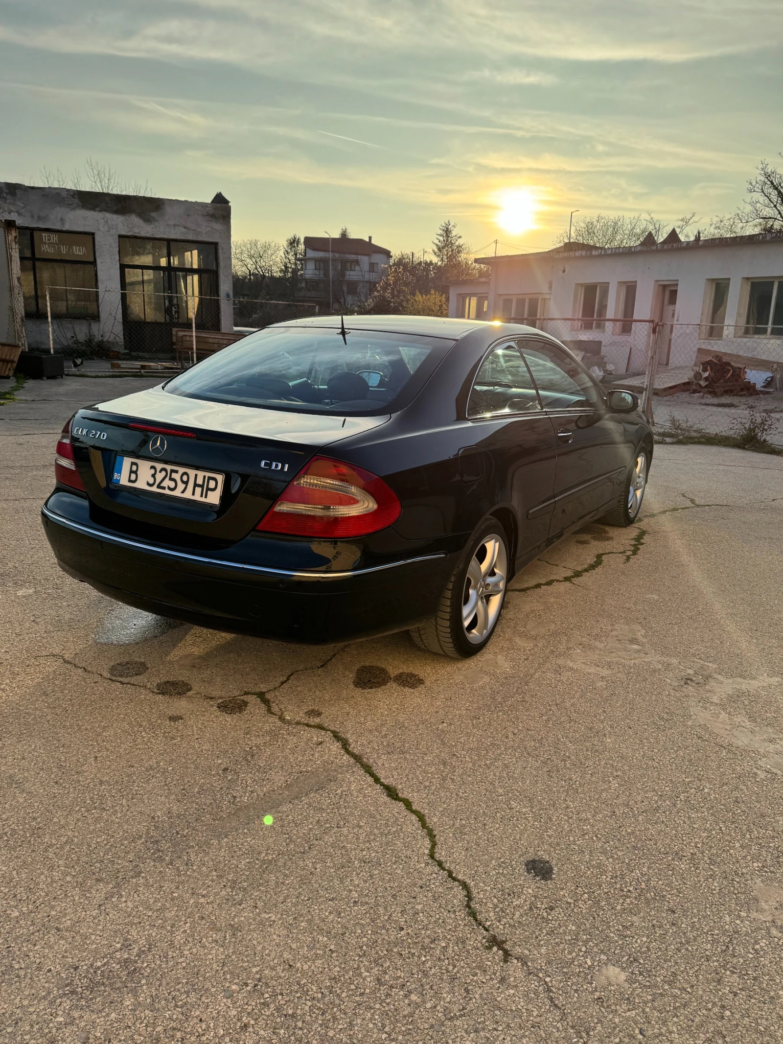 Mercedes-Benz CLK, снимка 4 - Автомобили и джипове - 56075346