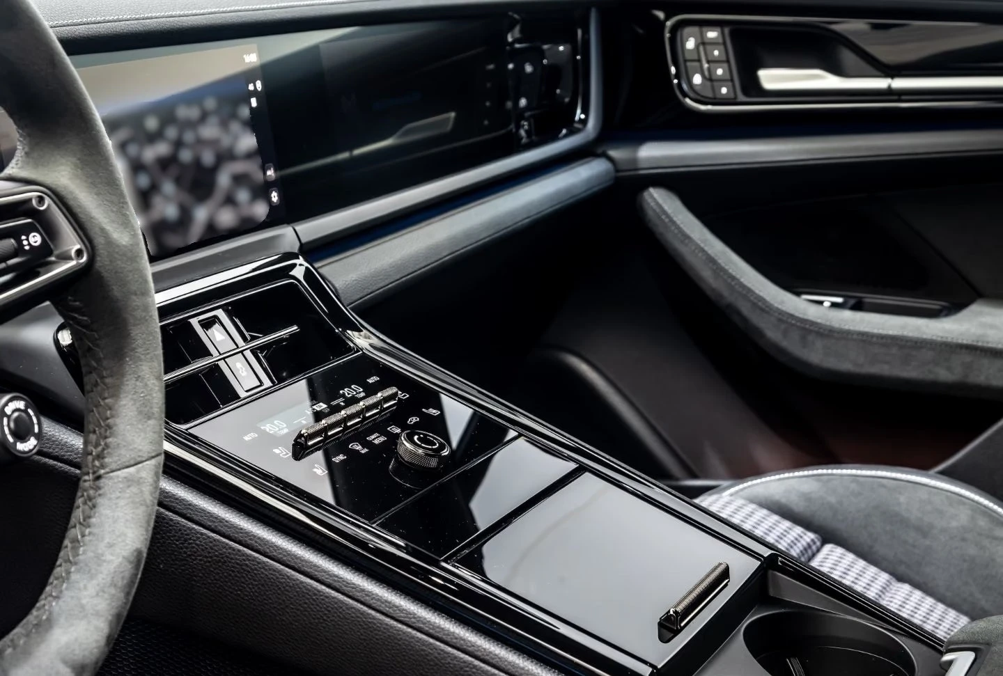 Porsche Panamera TURBO E-HYBRID / BOSE / MATRIX / ACTIVE RIDE / HUD | Mobile.bg � ����������� 16