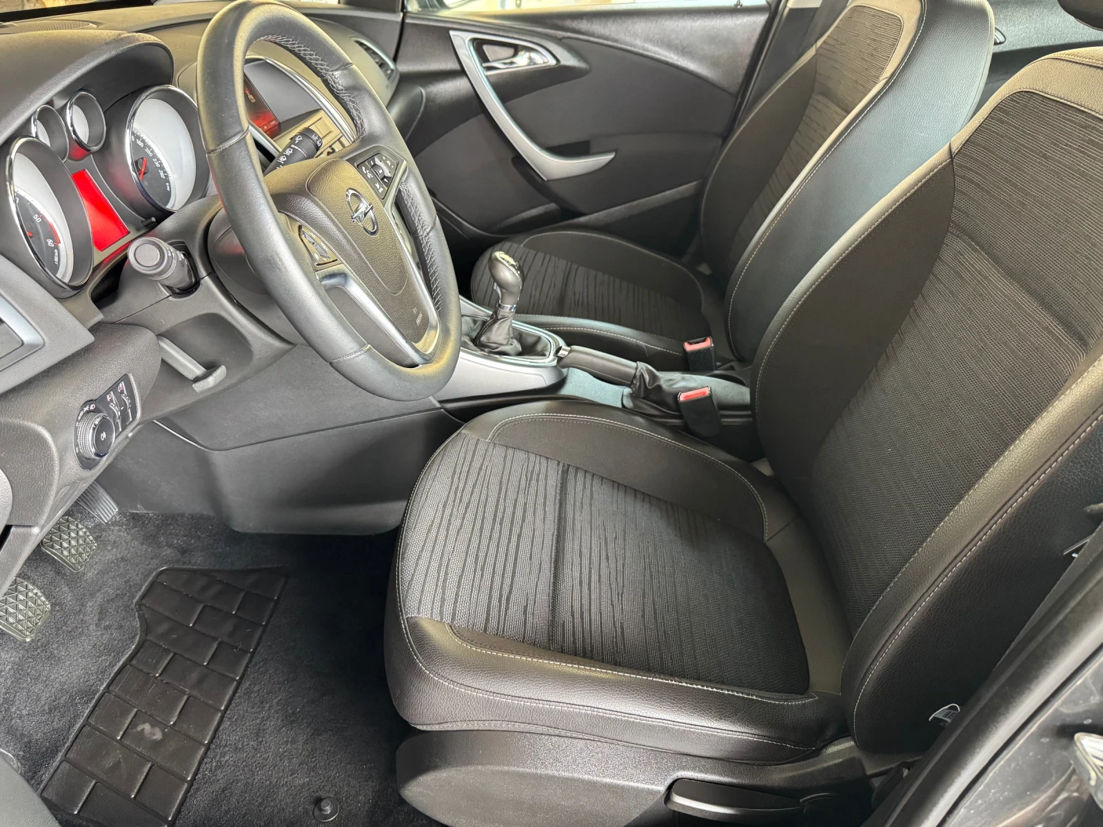 Opel Astra 1, 7CDTi* COSMO* 2014 �* ����* EURO 5B | Mobile.bg � ����������� 12