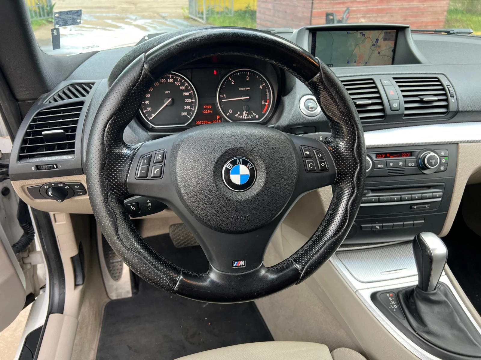 BMW 120 177к.с Facelift, снимка 10 - Автомобили и джипове - 56632314