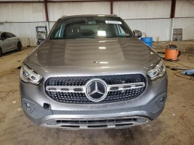  Mercedes-Benz GLA 25...