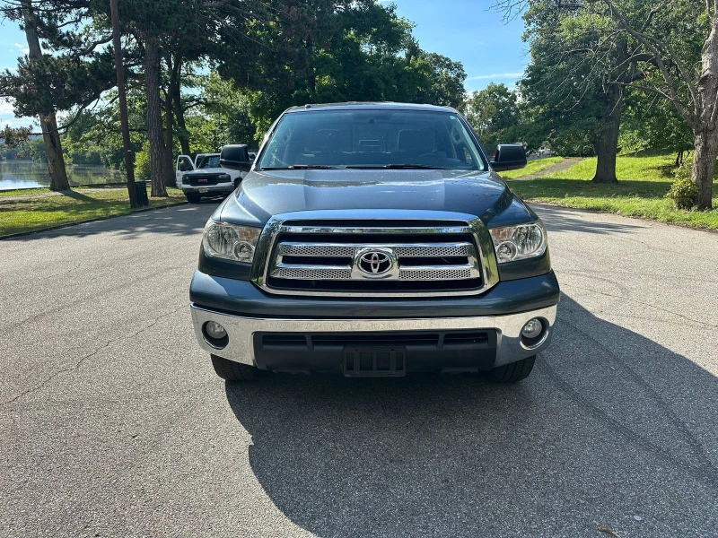 Toyota Tundra 5.7L Hemi Extended Cab Short Bed перфектен за газ , снимка 1 - Автомобили и джипове - 47388493