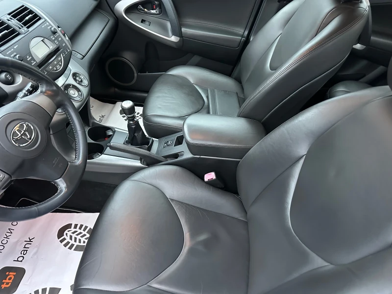 Toyota Rav4 2.0 D4D, снимка 10 - Автомобили и джипове - 52796253