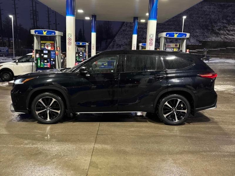 Toyota Highlander * XSE * CARFAX * БЕЗ ПЪРВОНАЧАЛНА ВНОСКА, снимка 2 - Автомобили и джипове - 53038587