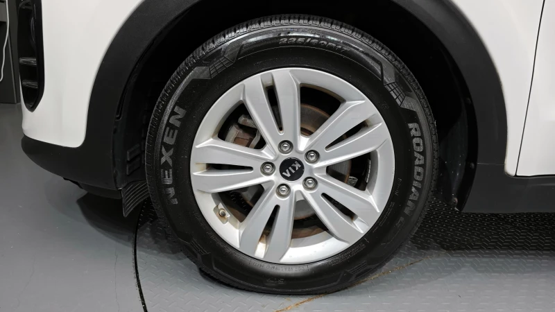 Kia Sportage 2.0 CRDI/4x4/Пълна сервизна история !!!, снимка 16 - Автомобили и джипове - 53383076