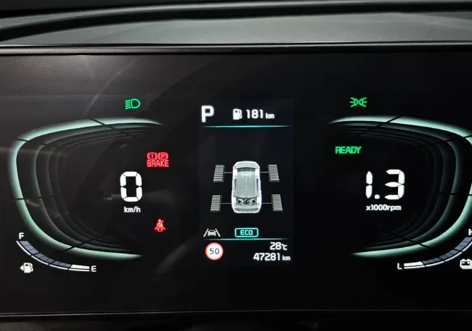 Kia Sportage Hybrid 4WD - изображение 8