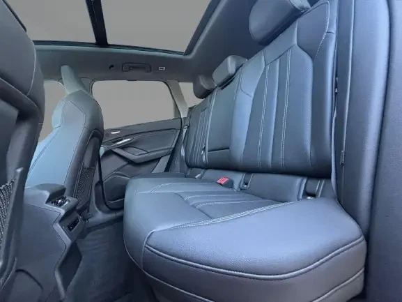 Audi Q6 e-tron 285 kWh Quattro = S-line = �������� | Mobile.bg � ����������� 7