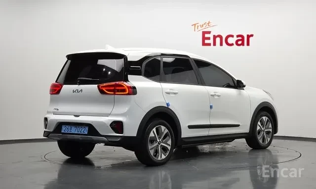 Kia Niro PLUS / ЛИЗИНГ, снимка 2 - Автомобили и джипове - 55345852