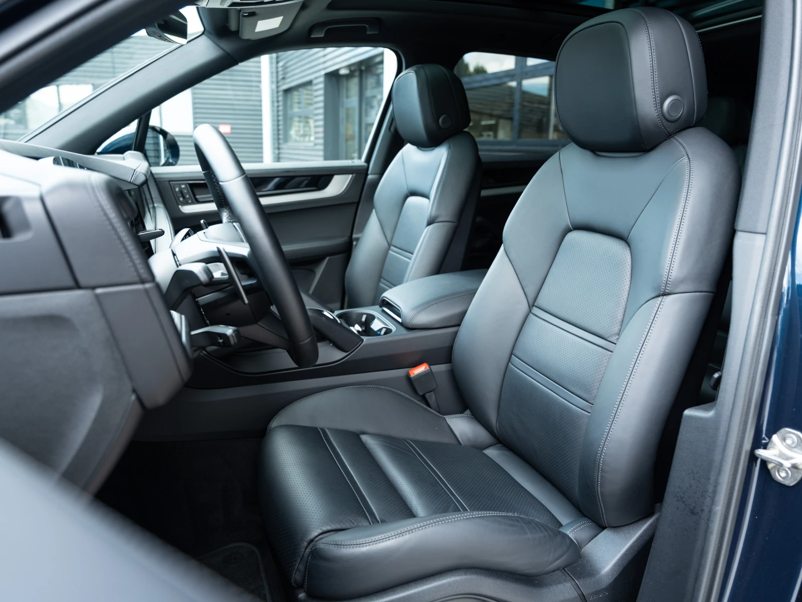 Porsche Cayenne  - изображение 8