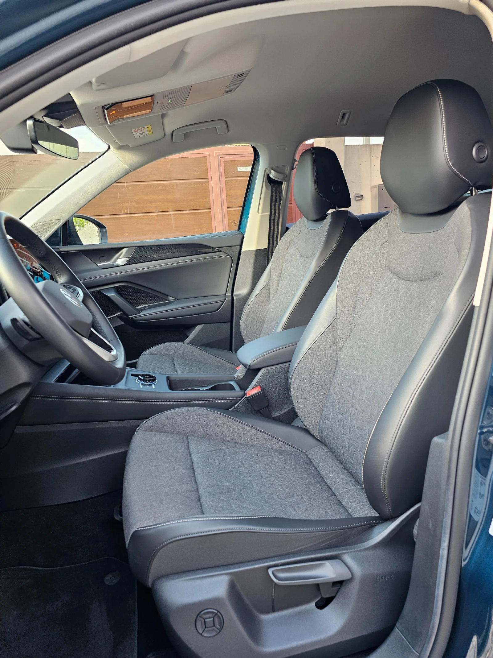 VW Tiguan Life 2.0 TDI DSG 150 коня, снимка 4 - Автомобили и джипове - 54231984