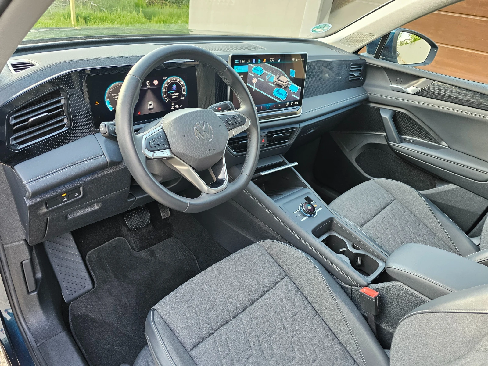 VW Tiguan Life 2.0 TDI DSG 150 коня, снимка 6 - Автомобили и джипове - 54231984