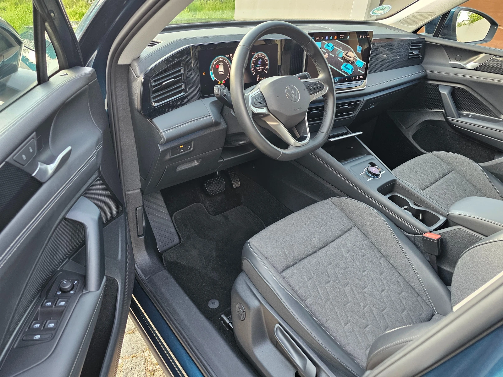 VW Tiguan Life 2.0 TDI DSG 150 коня, снимка 5 - Автомобили и джипове - 54231984