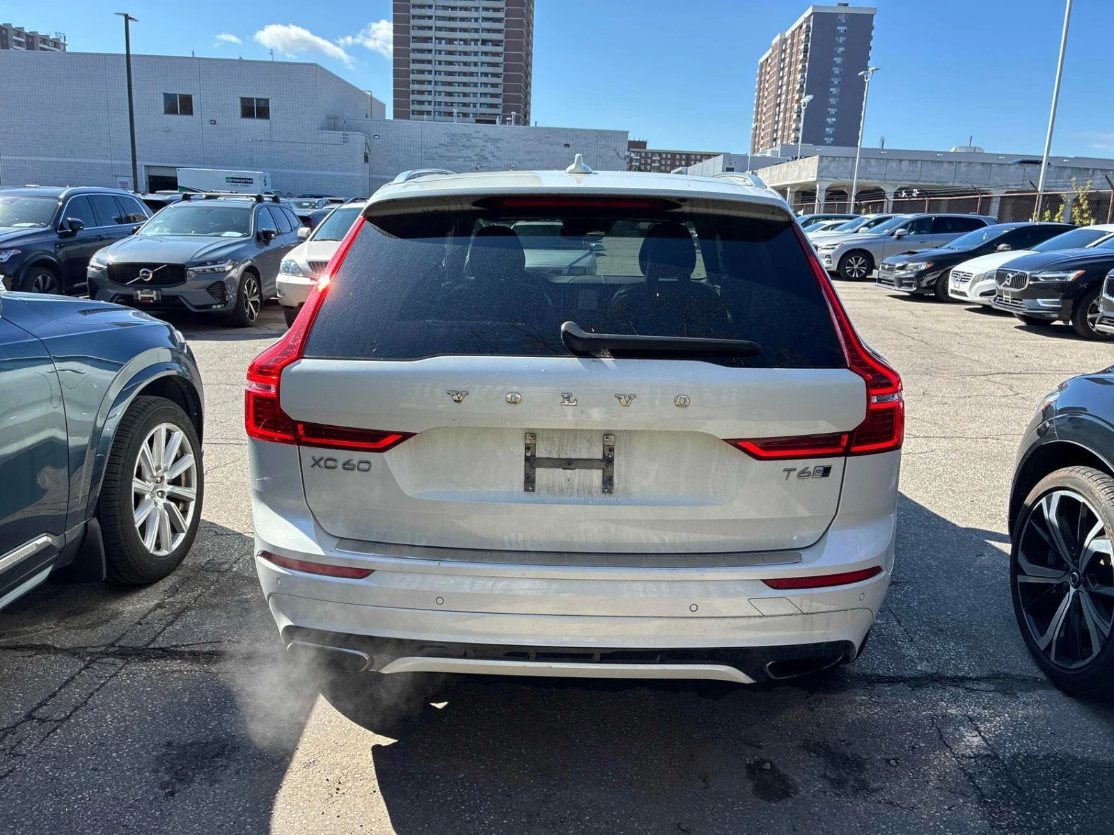 Volvo XC60 R-Design/Keyless/Navi/Pano/Camera, снимка 5 - Автомобили и джипове - 54503154