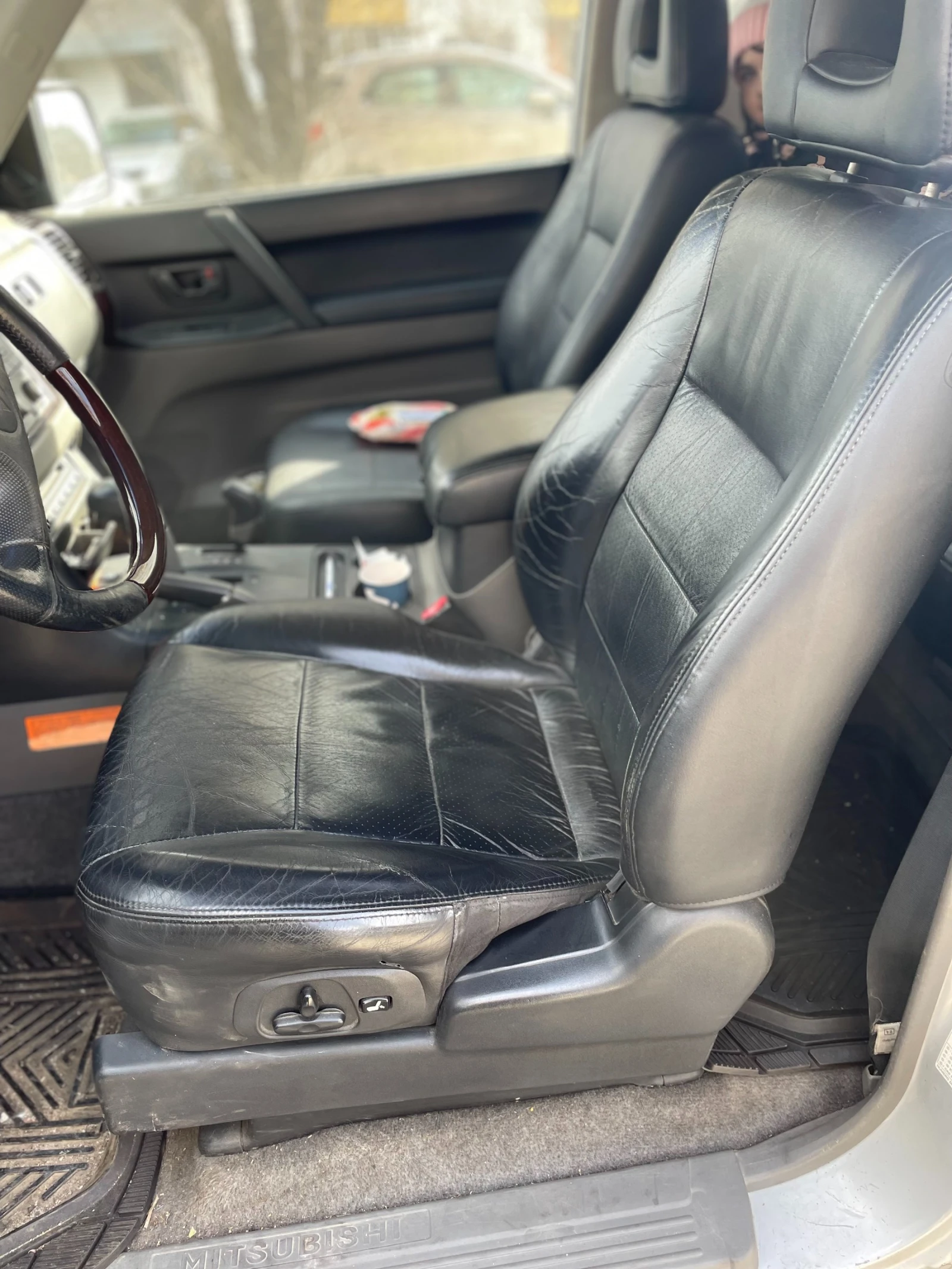 Mitsubishi Pajero, снимка 13 - Автомобили и джипове - 55002748
