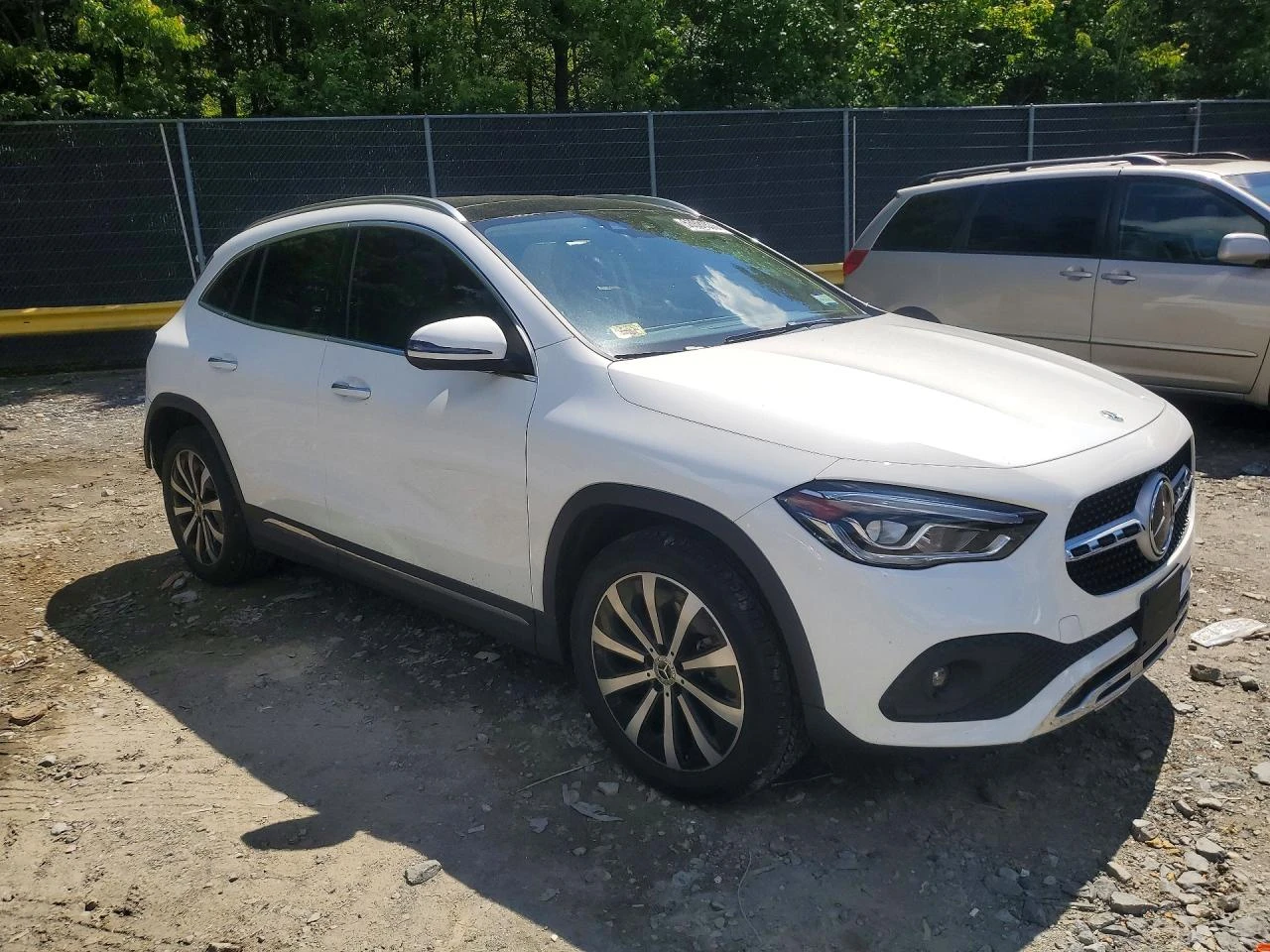 Mercedes-Benz GLA 250 2.0l 4Matic, снимка 4 - Автомобили и джипове - 55093761
