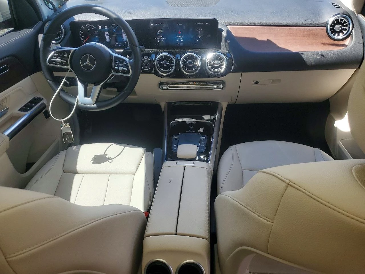 Mercedes-Benz GLA 250 2.0l 4Matic, снимка 8 - Автомобили и джипове - 55093761