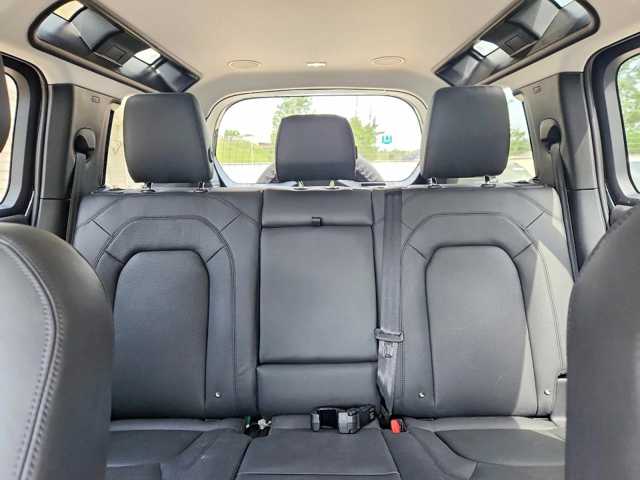 Land Rover Defender 3.0l 110 X-Dynamic Se, снимка 10 - Автомобили и джипове - 55278101