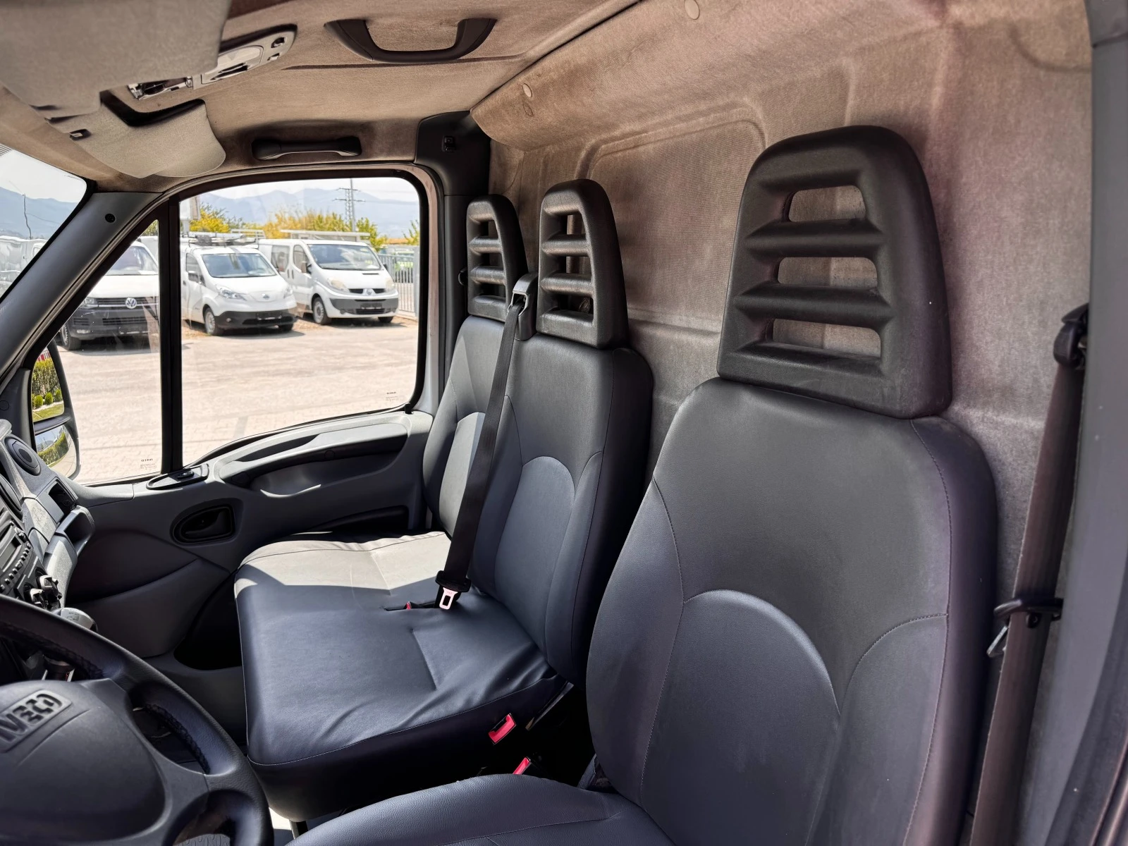 Iveco Daily 35C18 3.0HPI  3.5.  | Mobile.bg   11